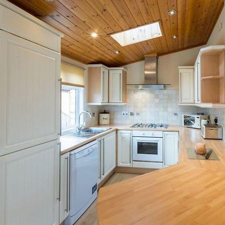 Windermere Retreat - White Cross Bay Holiday Park Ngoại thất bức ảnh