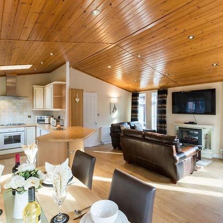 Windermere Retreat - White Cross Bay Holiday Park Ngoại thất bức ảnh