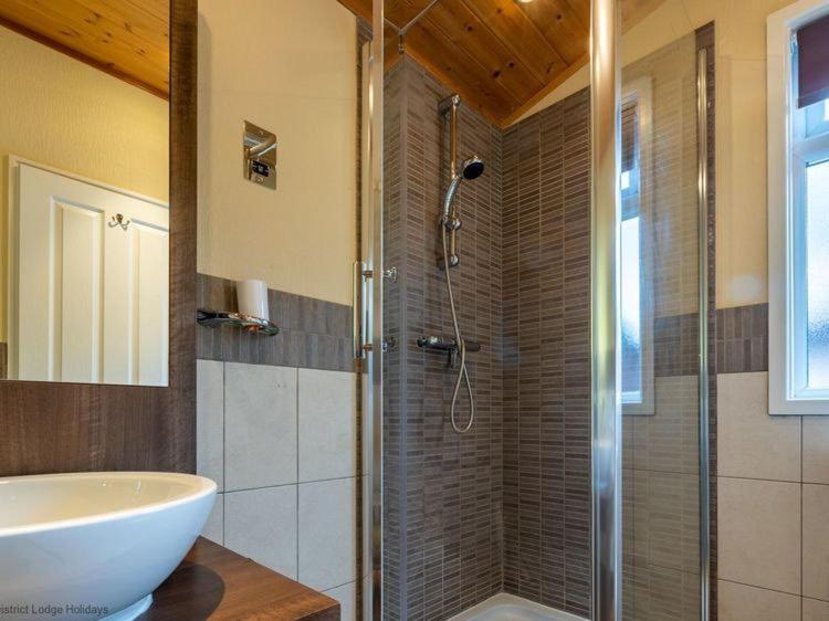 Windermere Retreat - White Cross Bay Holiday Park Ngoại thất bức ảnh
